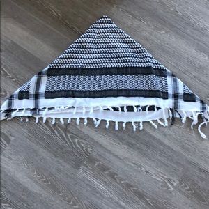 Gorgeous Italian scarf, white and black!